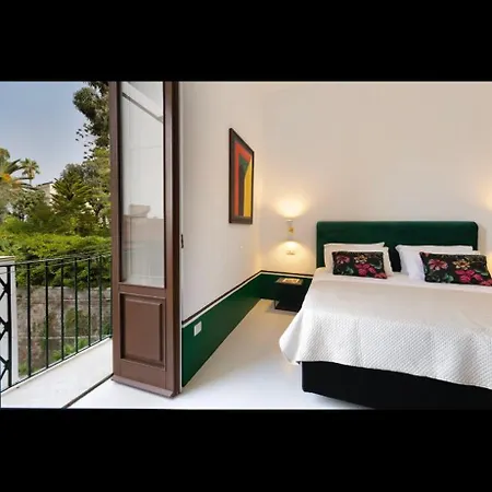 Scalinatella Luxury شقة سورينتو